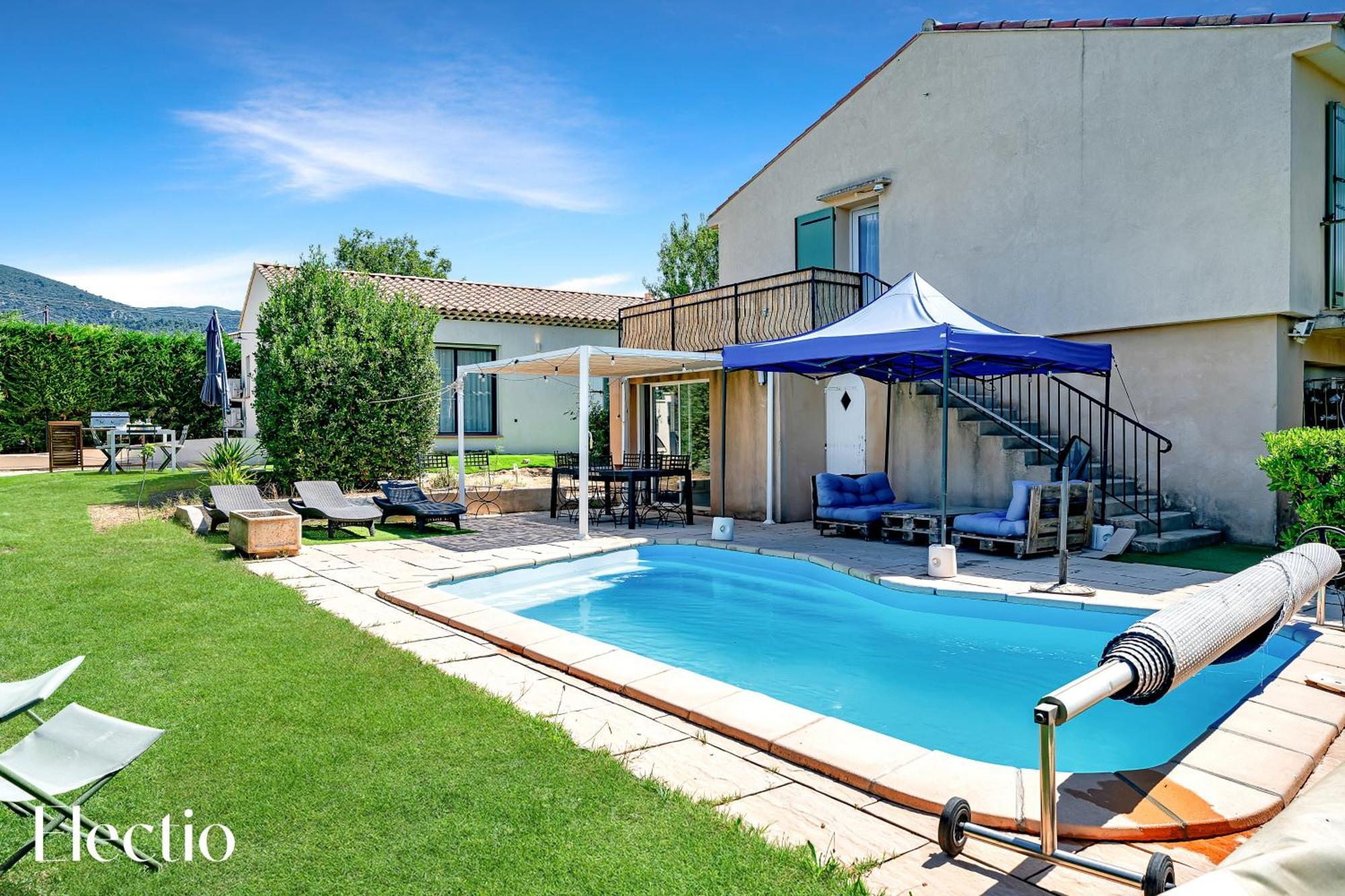 Oliveda - Piscine & Salon Cinema
