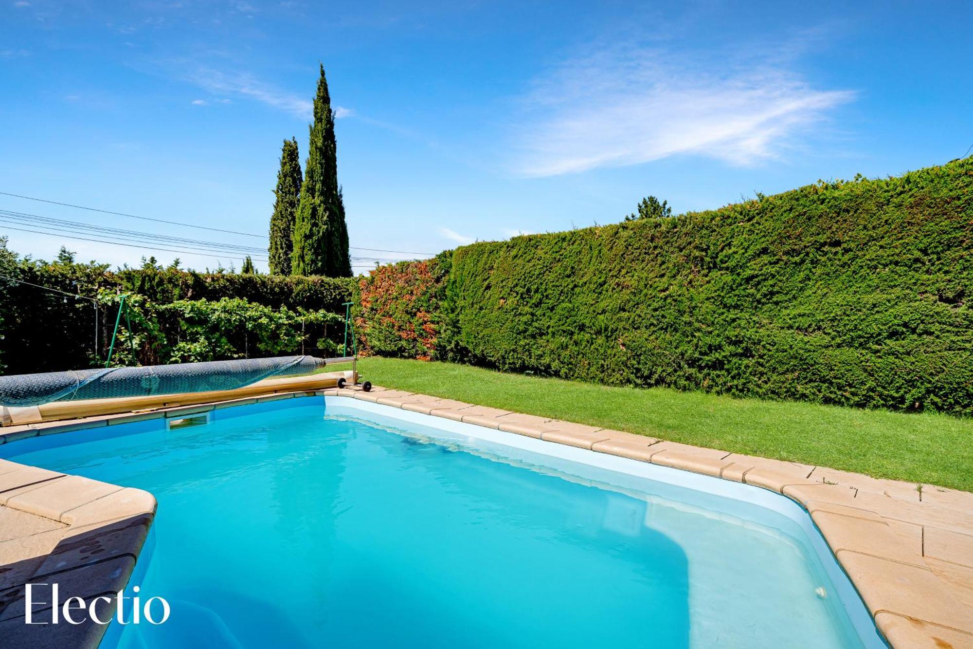 Oliveda - Piscine & Salon Cinema